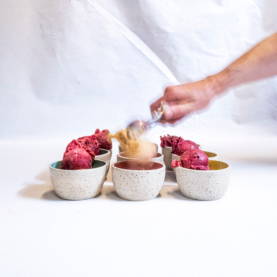 ijskommetje met lepel